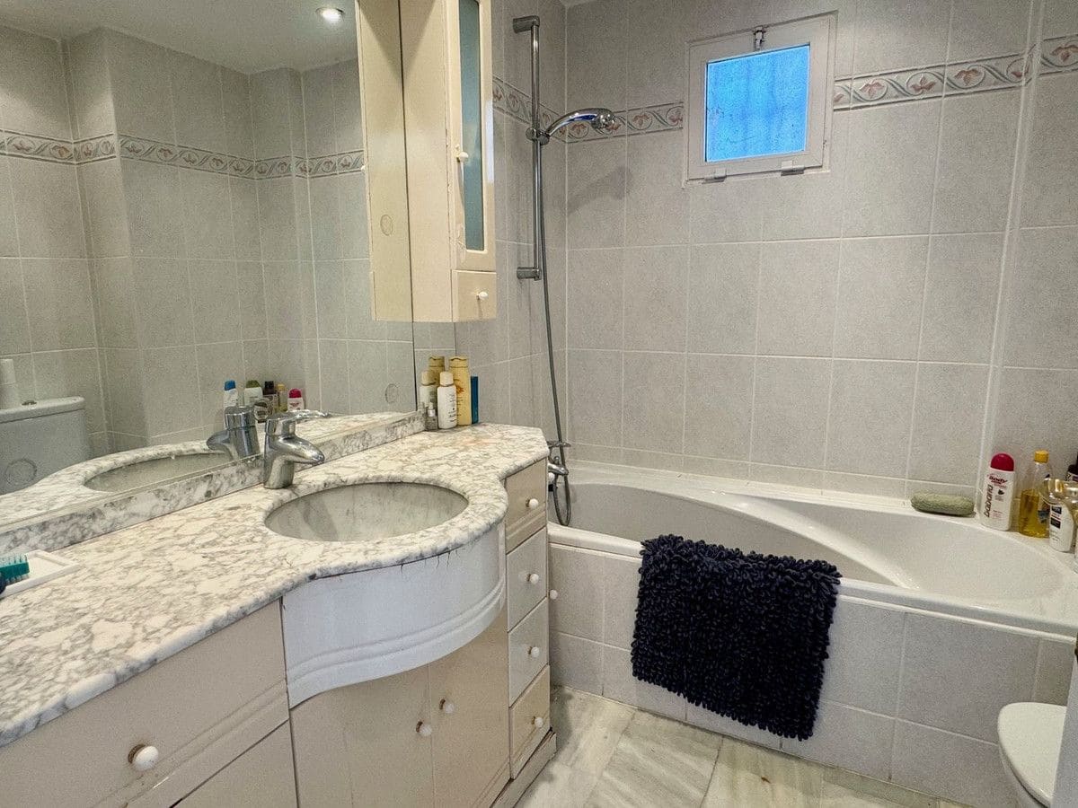 2 sypialnia Apartament na sprzedaż w Marbella z basenem garażem - 350 000 € (Ref: 9451566)