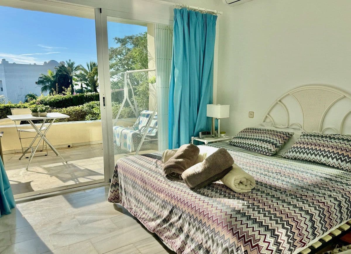 2 sypialnia Apartament na sprzedaż w Marbella z basenem garażem - 350 000 € (Ref: 9451566)