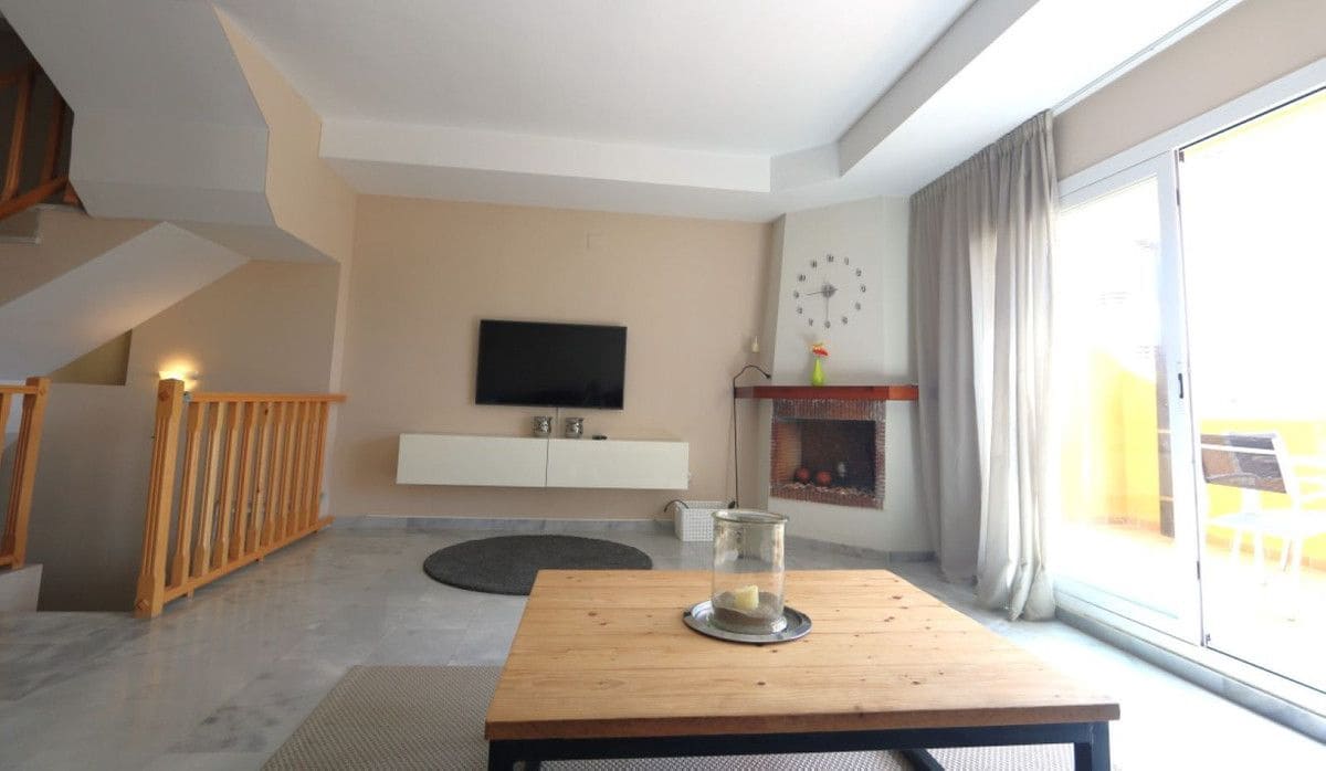 3 Zimmer Haus zu verkaufen in Fuengirola mit Pool Garage - 535.000 € (Ref: 9451567)