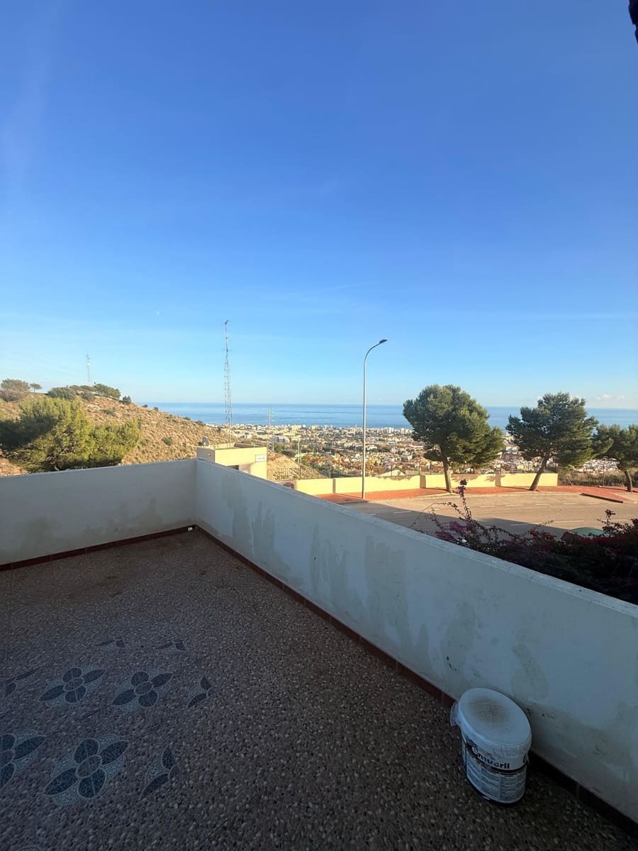 3 sovrum Semi-fristående Villa till salu i Benalmadena - 487 830 € (Ref: 9451572)