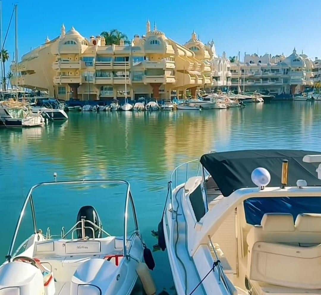 1 makuuhuone Ranta-asunto myytävänä paikassa Benalmadena mukana uima-altaan 
autotalli - 298 000 € (Ref: 9451575)