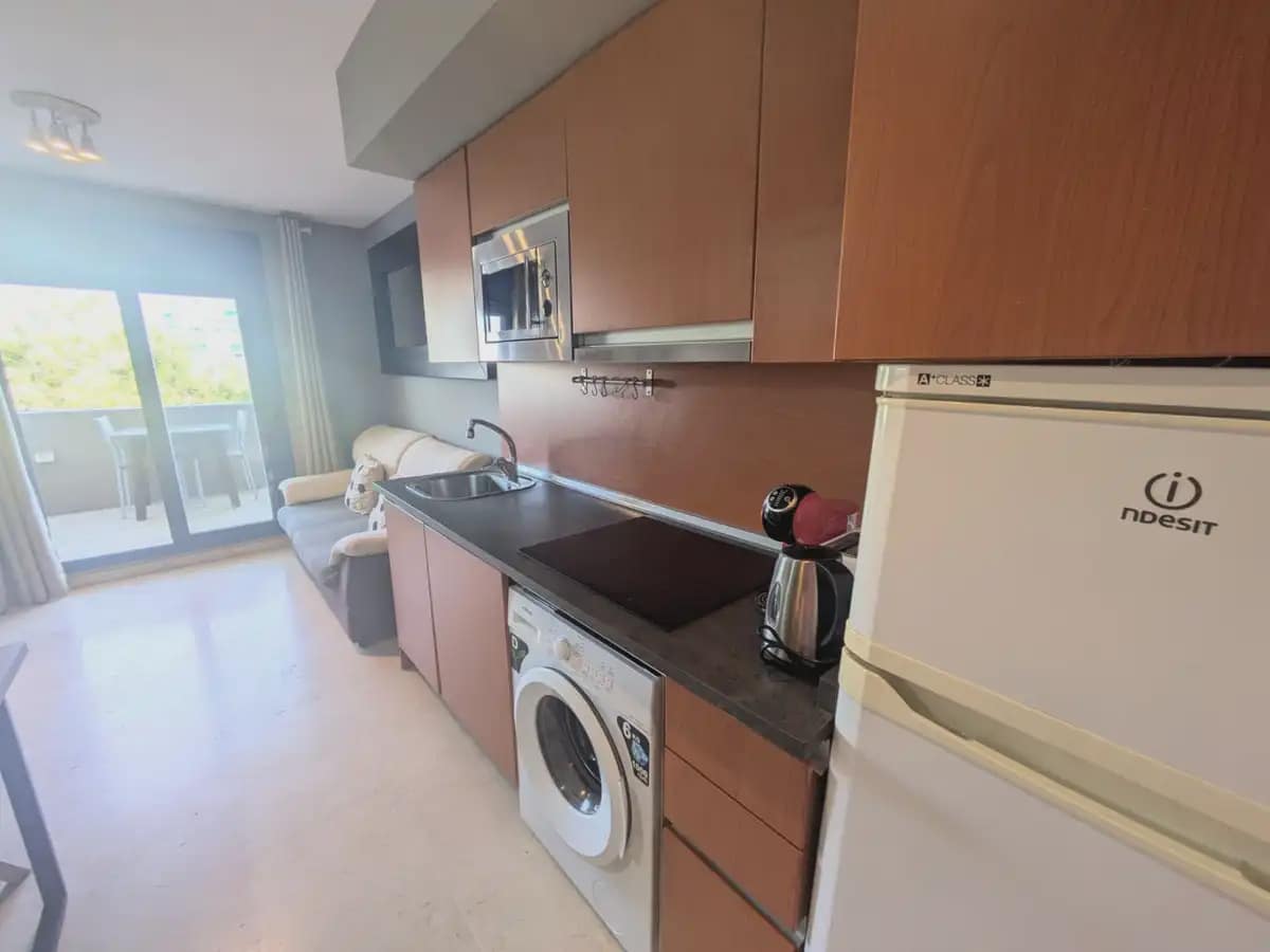 1 soverom Strandleiligheter til salgs i Benalmadena med svømmebasseng garasje - € 319 000 (Ref: 9451575)