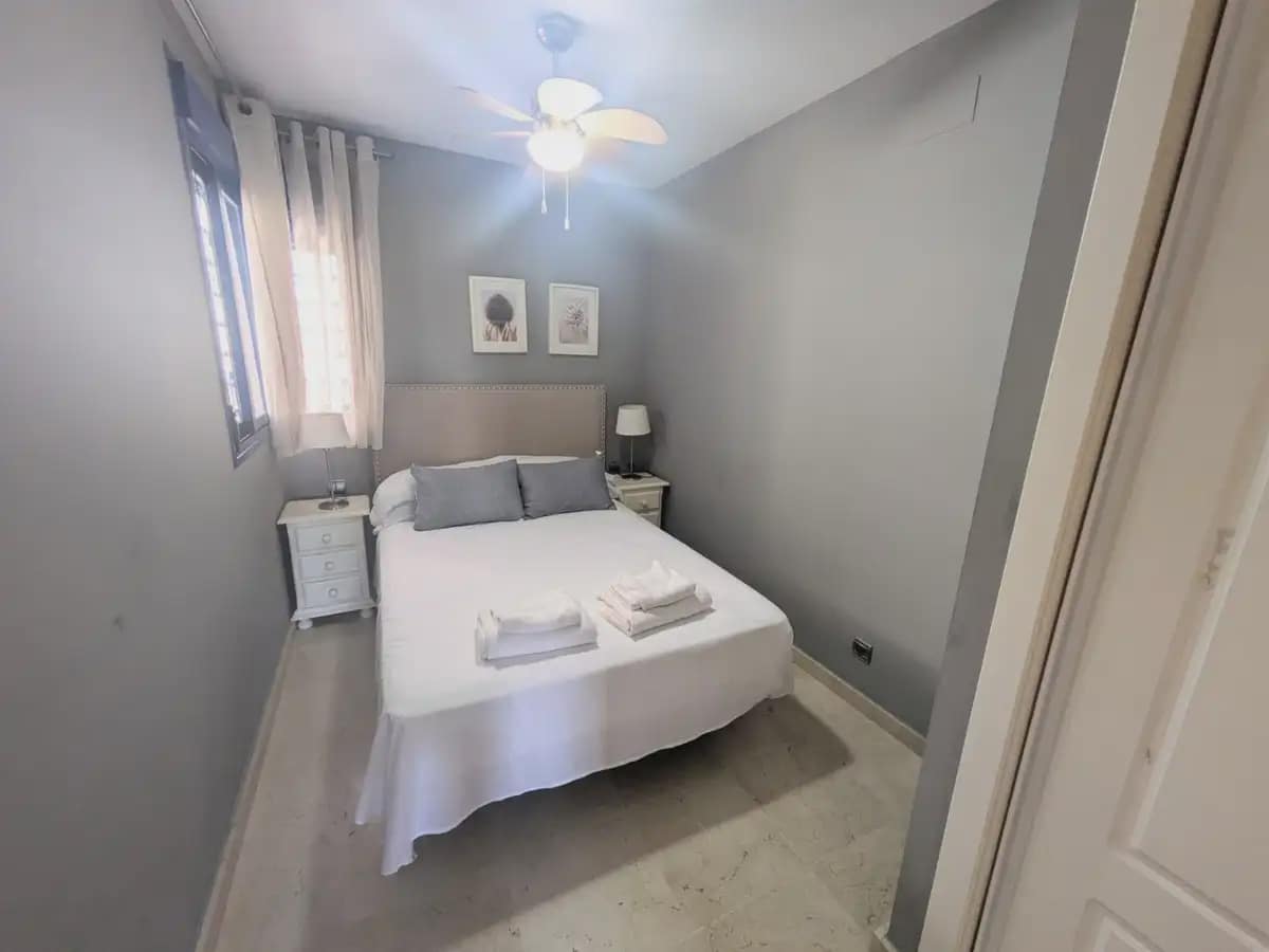 1 soverom Strandleiligheter til salgs i Benalmadena med svømmebasseng garasje - € 319 000 (Ref: 9451575)