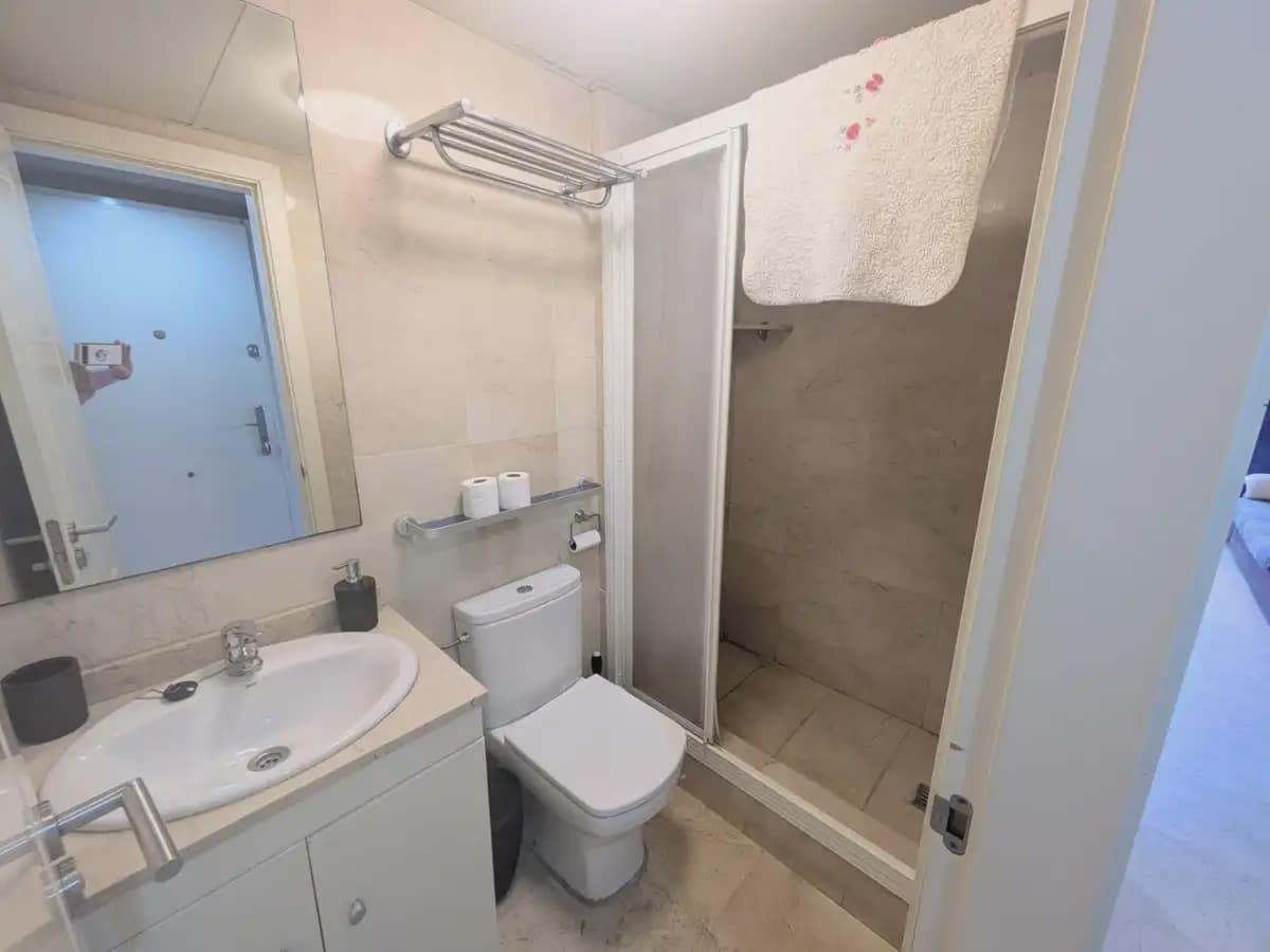 1 soverom Strandleiligheter til salgs i Benalmadena med svømmebasseng garasje - € 319 000 (Ref: 9451575)