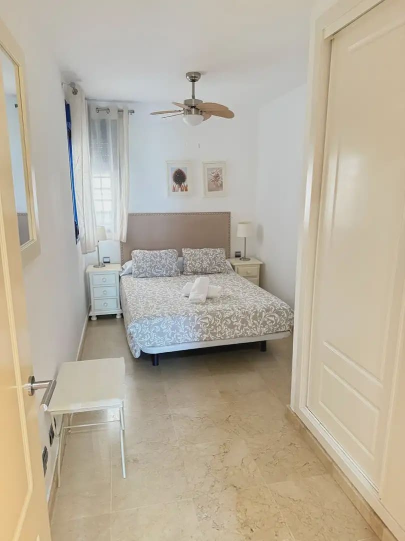 1 soverom Strandleiligheter til salgs i Benalmadena med svømmebasseng garasje - € 319 000 (Ref: 9451575)