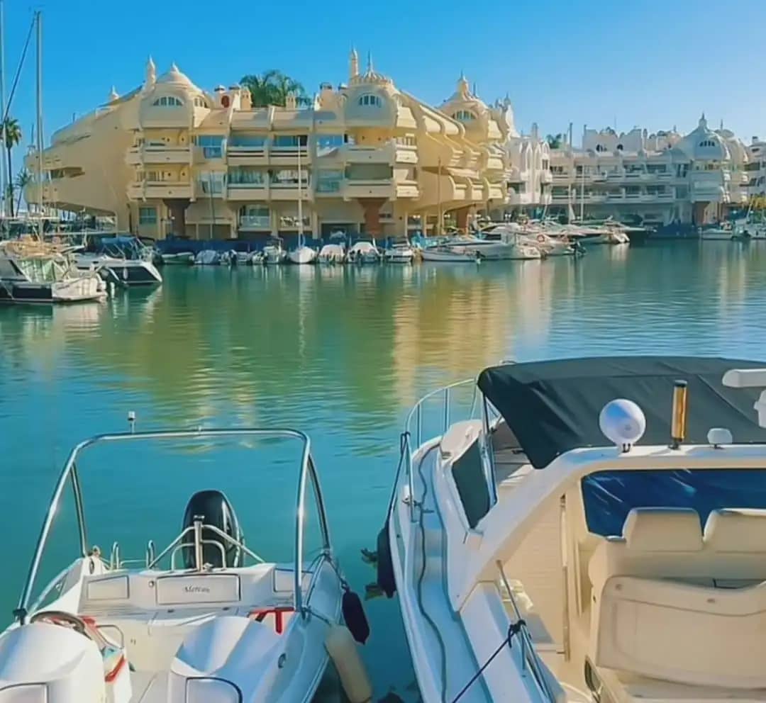 1 soverom Strandleiligheter til salgs i Benalmadena med svømmebasseng garasje - € 319 000 (Ref: 9451575)