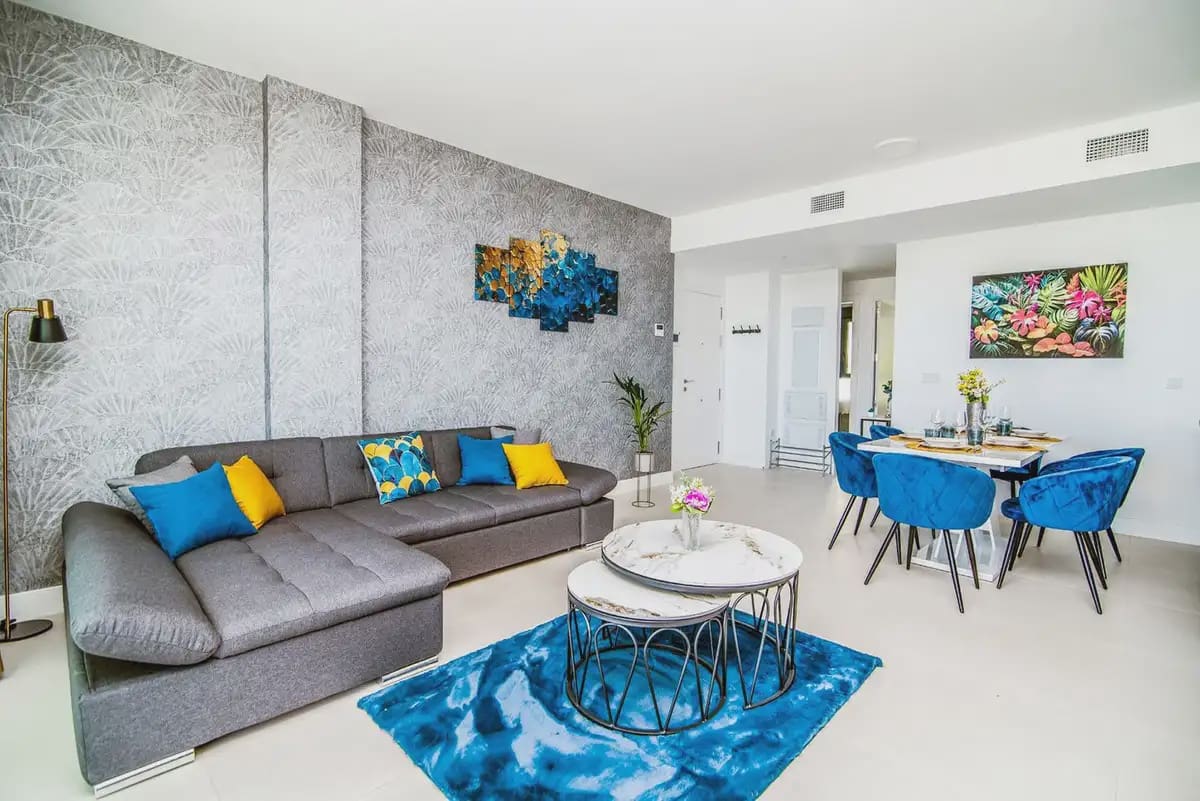 3 Zimmer Apartment zu verkaufen in Fuengirola mit Pool Garage - 669.000 € (Ref: 9451576)