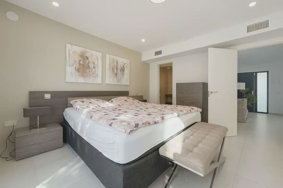 3 bedroom Villa for sale in Mijas with pool garage - € 1,180,000 (Ref: 9451579)