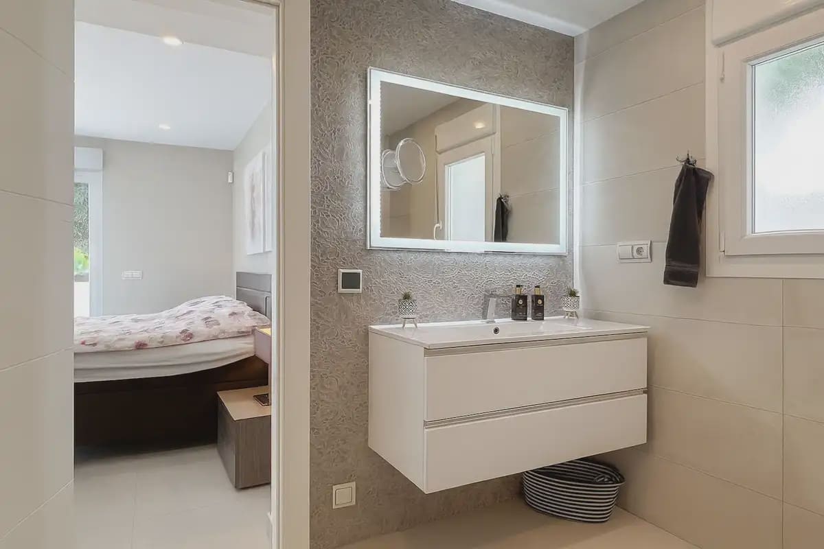 3 bedroom Villa for sale in Mijas with pool garage - € 1,180,000 (Ref: 9451579)