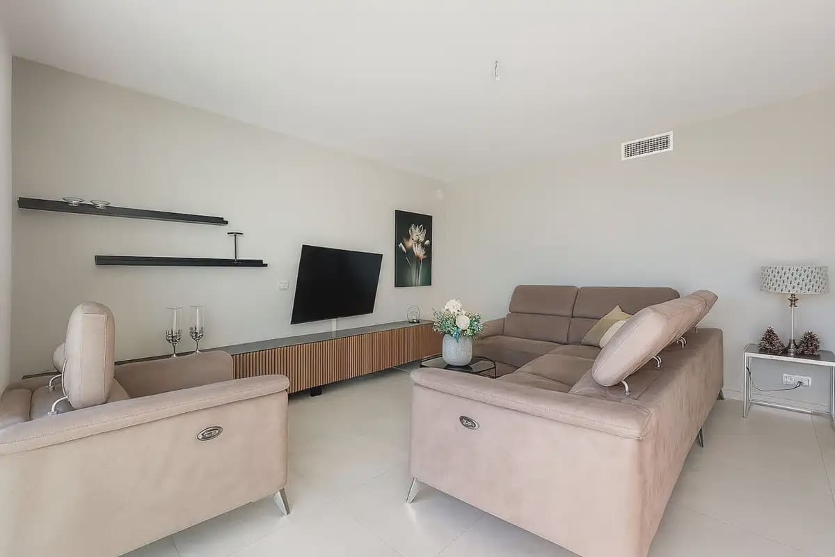 3 bedroom Villa for sale in Mijas with pool garage - € 1,180,000 (Ref: 9451579)