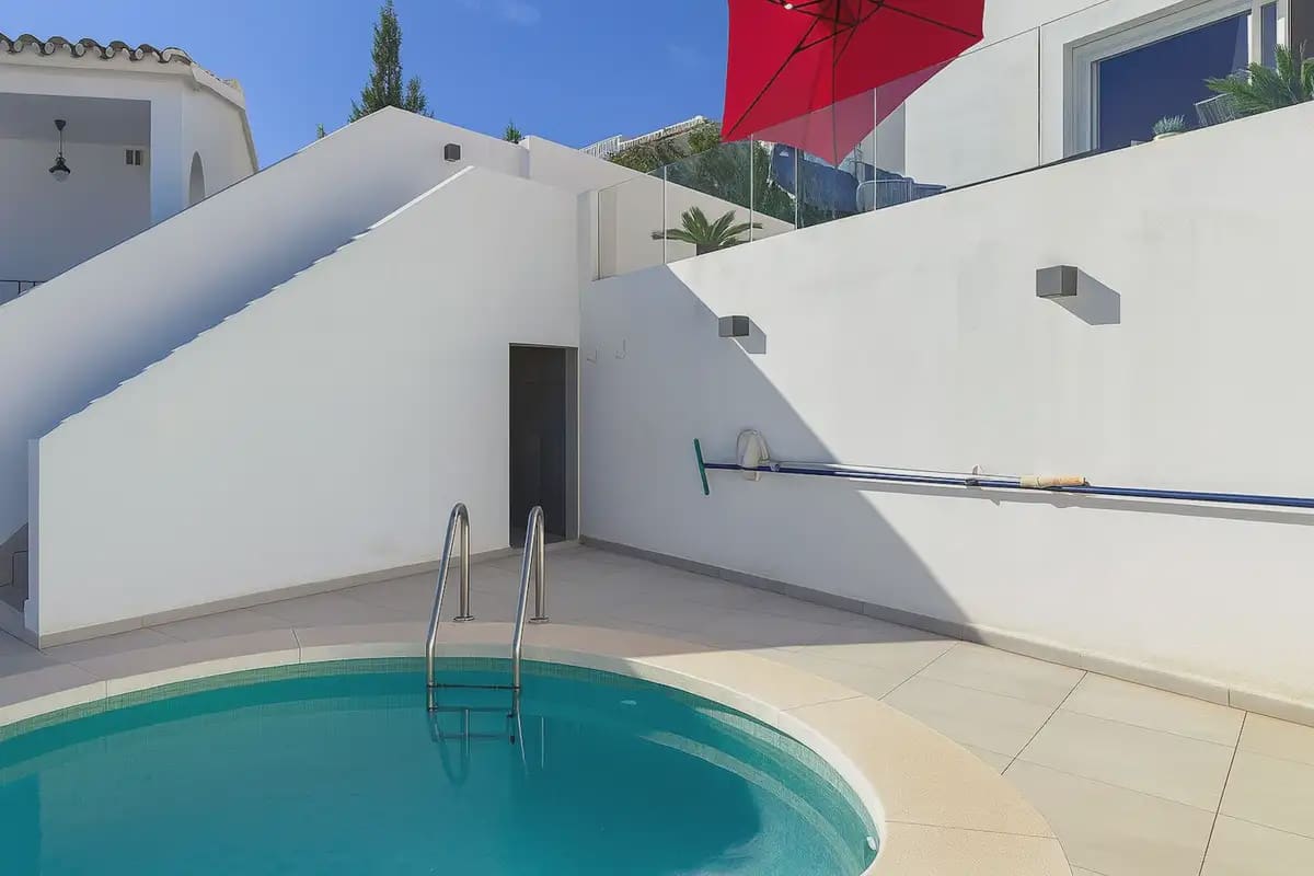 3 bedroom Villa for sale in Mijas with pool garage - € 1,180,000 (Ref: 9451579)