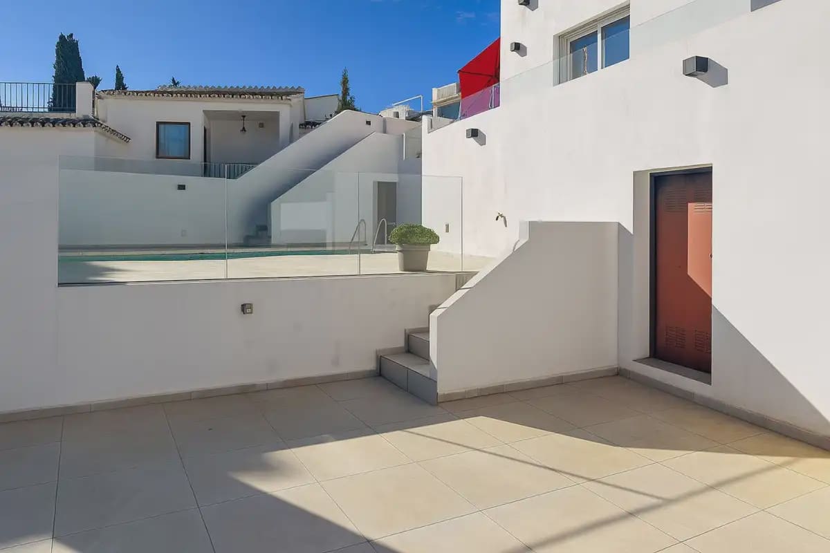 3 bedroom Villa for sale in Mijas with pool garage - € 1,180,000 (Ref: 9451579)
