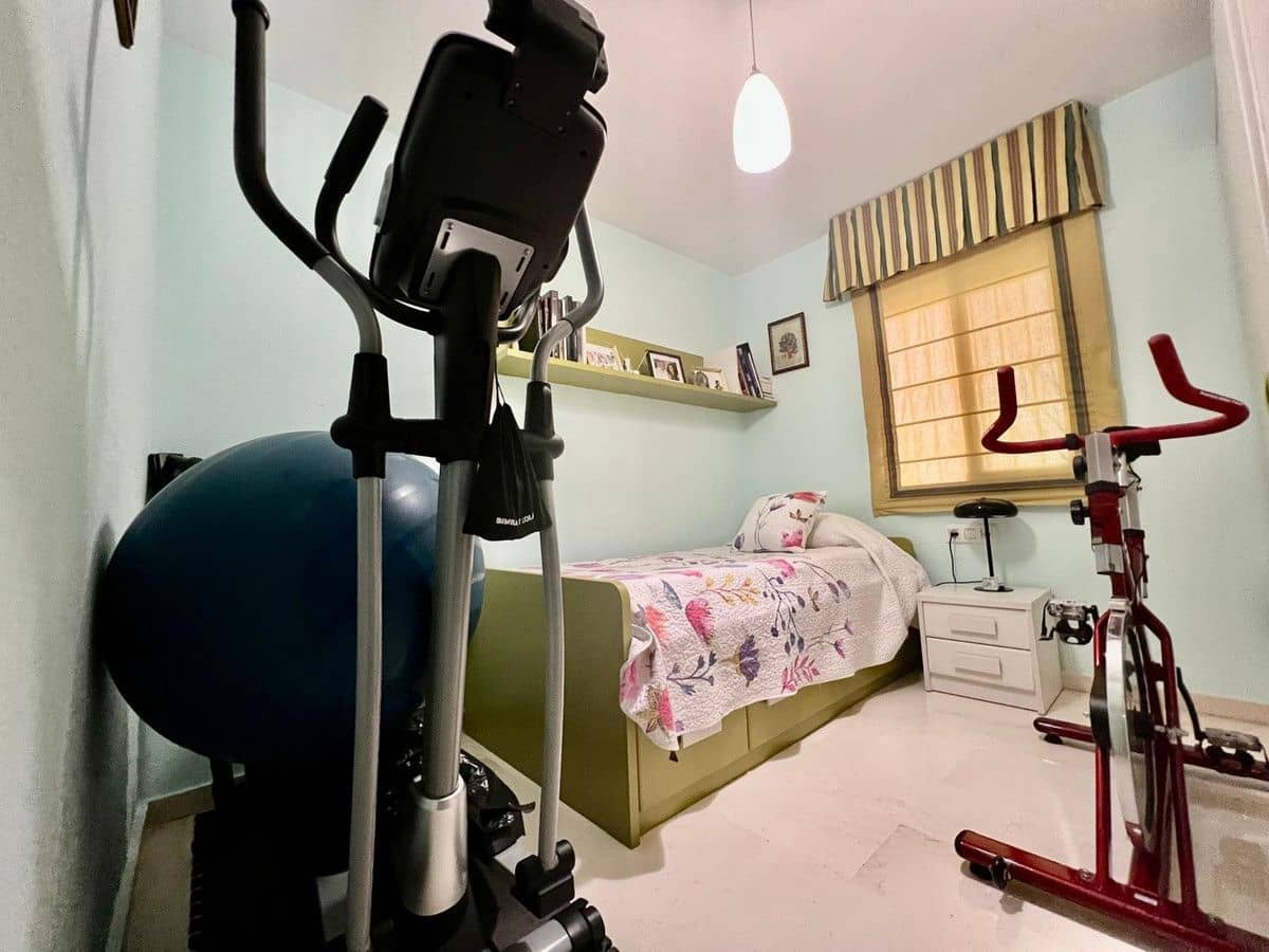 2 soverom Leilighet til salgs i Benalmadena med svømmebasseng garasje - € 415 000 (Ref: 9451580)