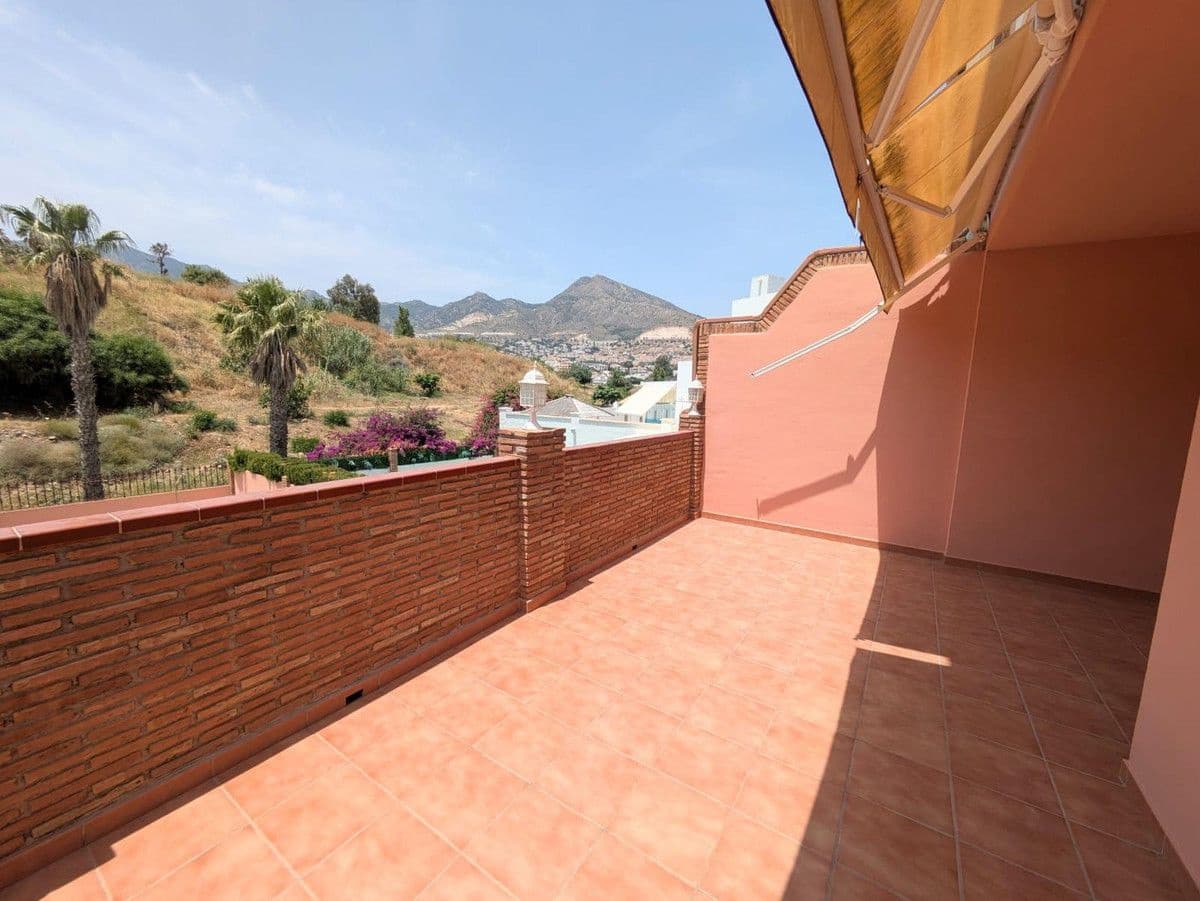 4 Zimmer Doppelhaus zu verkaufen in Benalmadena mit Pool Garage - 750.000 € (Ref: 9451582)