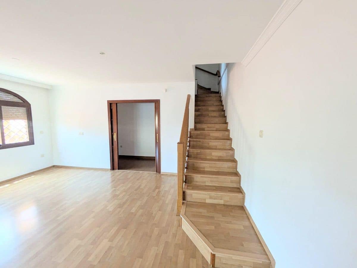 4 Zimmer Doppelhaus zu verkaufen in Benalmadena mit Pool Garage - 750.000 € (Ref: 9451582)