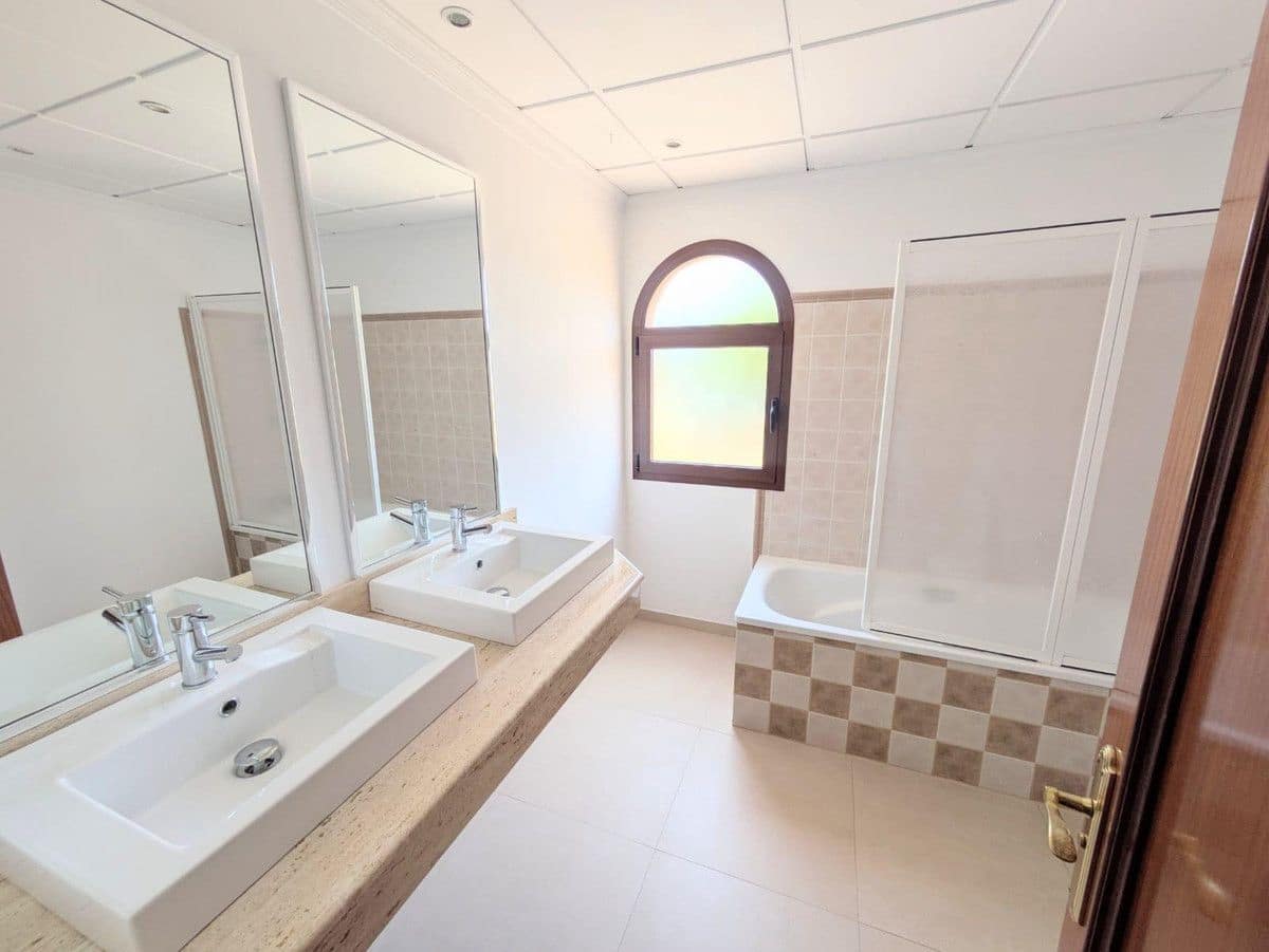 4 Zimmer Doppelhaus zu verkaufen in Benalmadena mit Pool Garage - 750.000 € (Ref: 9451582)