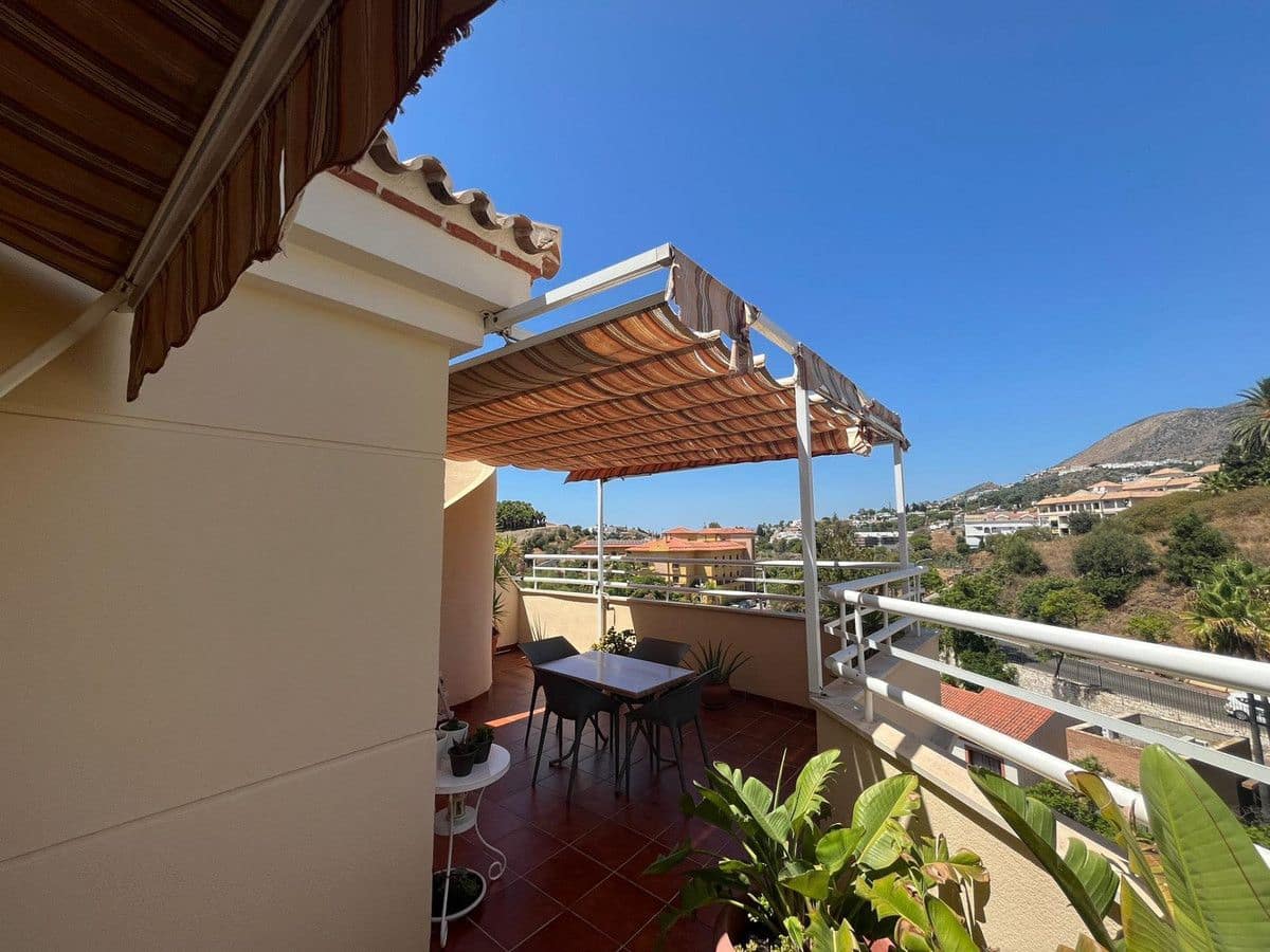3 soverom Penthouse til salgs i Benalmadena med svømmebasseng garasje - € 559 000 (Ref: 9451585)