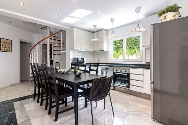 5 soverom Villa til salgs i Parque de la Paloma, Benalmádena med svømmebasseng garasje - € 1 277 000 (Ref: 9451589)