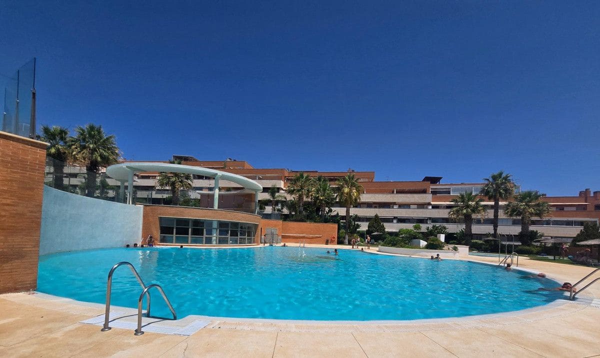 Apartamento de 2 habitaciones en Torremolinos en venta con piscina garaje - 480.000 € (Ref: 9469846)