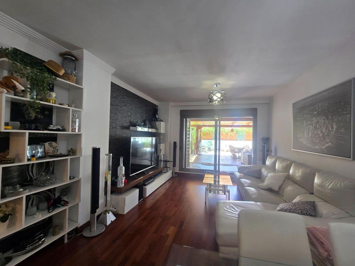 Apartamento de 2 habitaciones en Torremolinos en venta con piscina garaje - 480.000 € (Ref: 9469846)