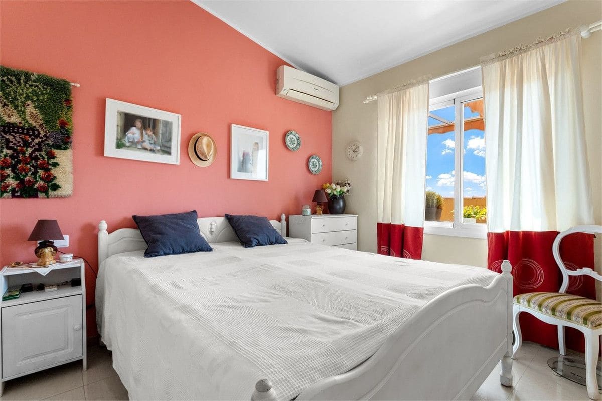 2 makuuhuone Kattohuoneisto myytävänä paikassa Fuengirola mukana uima-altaan - 359 000 € (Ref: 9469854)