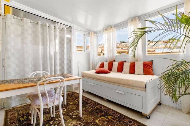 2 makuuhuone Kattohuoneisto myytävänä paikassa Los Pacos, Fuengirola mukana uima-altaan - 359 000 € (Ref: 9469854)