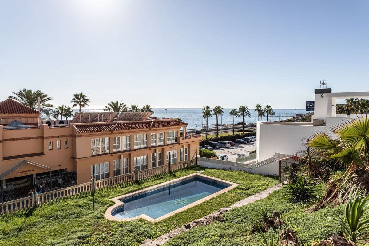 3 bedroom Villa for sale in Mijas with pool - € 990,000 (Ref: 9469855)