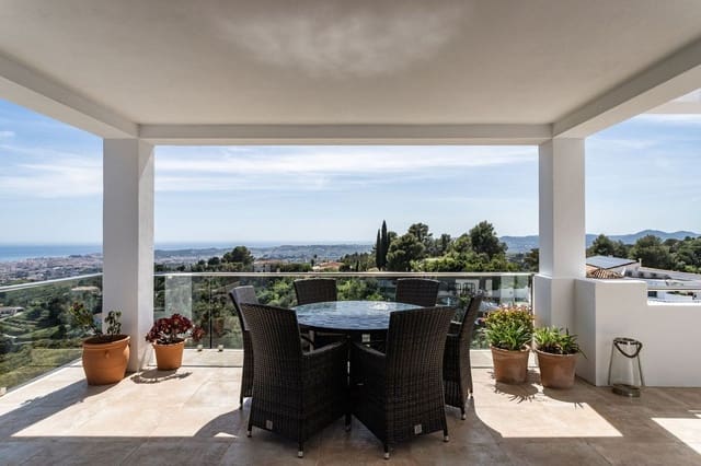 3 soverom Villa til salgs i Mijas pueblo, Mijas med svømmebasseng garasje - € 1 445 000 (Ref: 9469856)