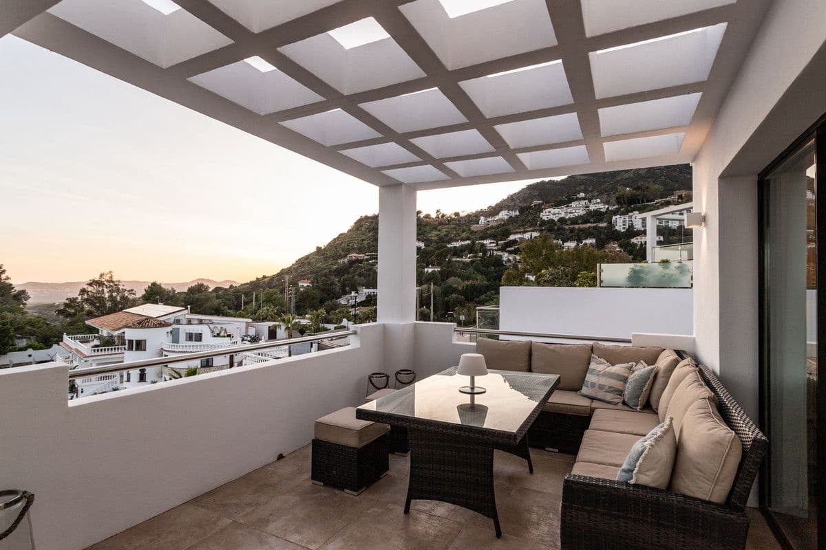 3 bedroom Villa for sale in Mijas with pool garage - € 1,445,000 (Ref: 9469856)