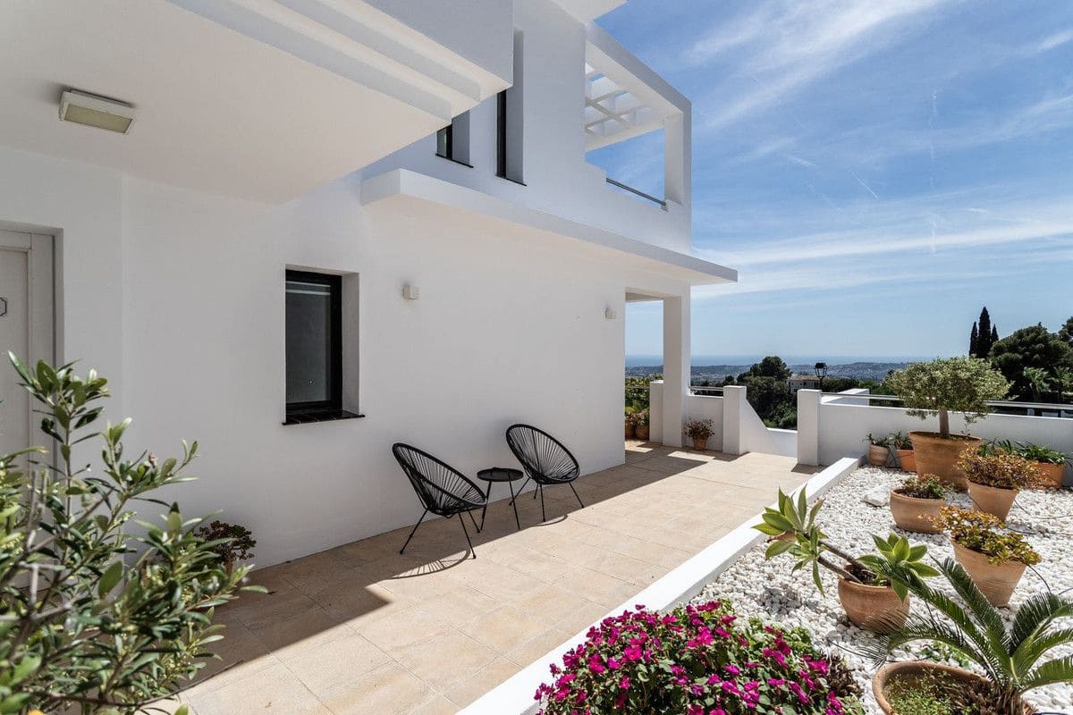 3 bedroom Villa for sale in Mijas with pool garage - € 1,445,000 (Ref: 9469856)