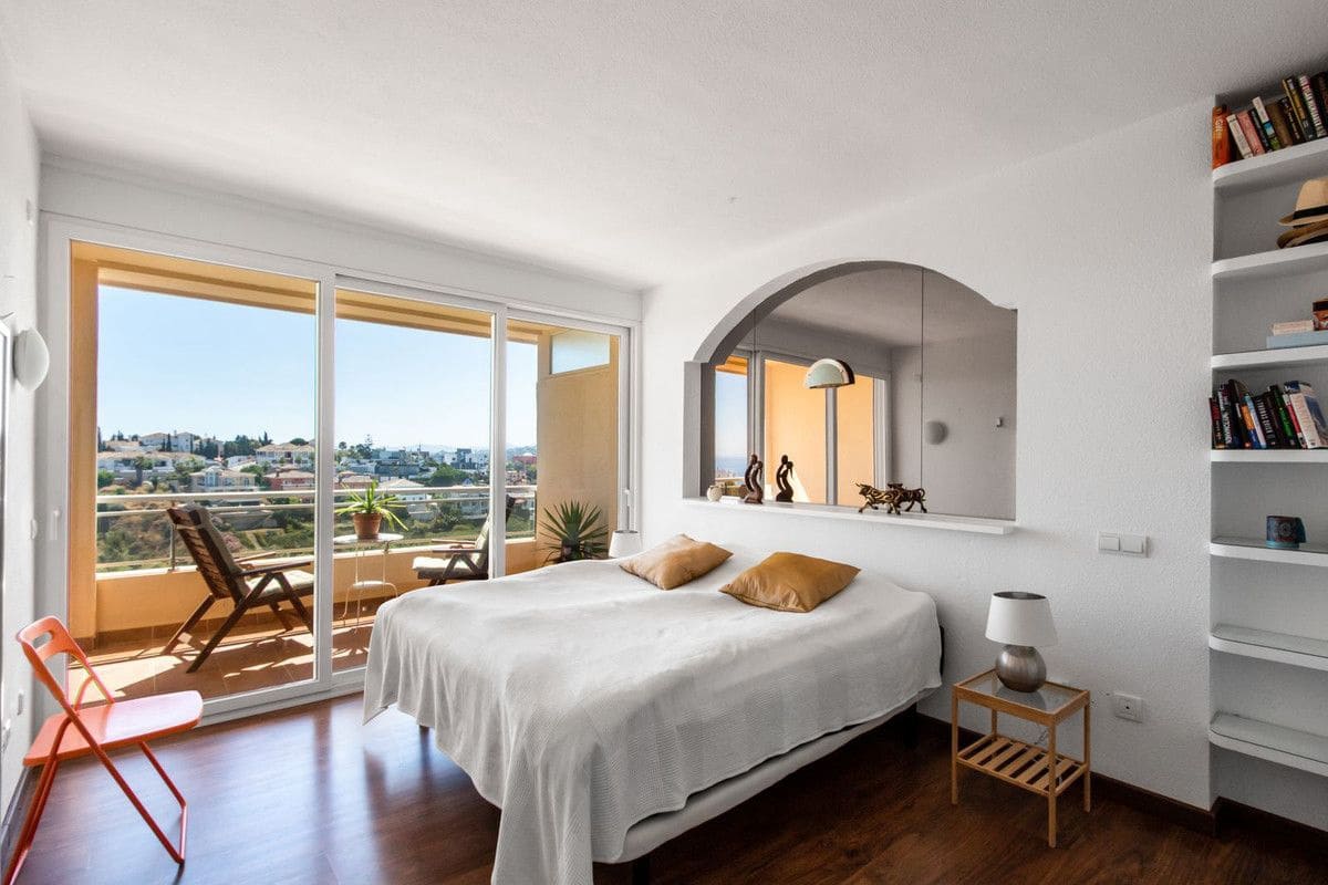 Apartamento de 2 habitaciones en Benalmádena en venta con piscina - 420.000 € (Ref: 9469857)