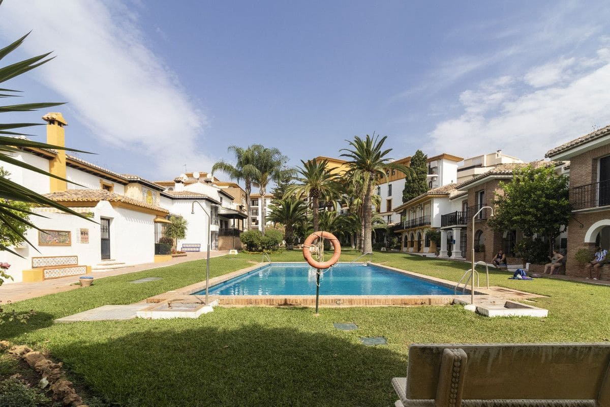 6 chambre Villa/Maison à vendre à Fuengirola avec piscine garage - 820 000 € (Ref: 9469858)