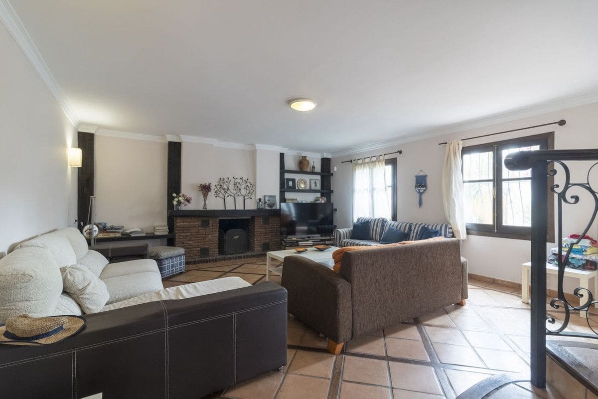 6 chambre Villa/Maison à vendre à Fuengirola avec piscine garage - 820 000 € (Ref: 9469858)