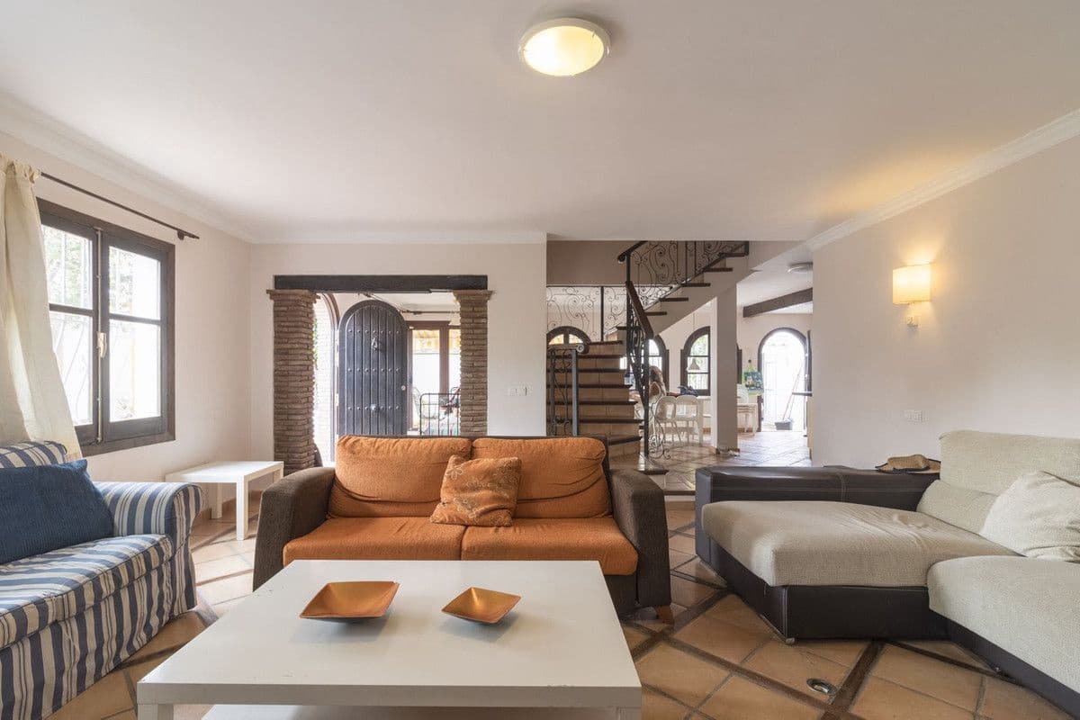 6 chambre Villa/Maison à vendre à Fuengirola avec piscine garage - 820 000 € (Ref: 9469858)