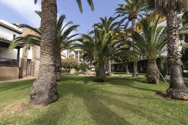 6 chambre Villa/Maison à vendre à Centro ciudad, Fuengirola avec piscine garage - 820 000 € (Ref: 9469858)