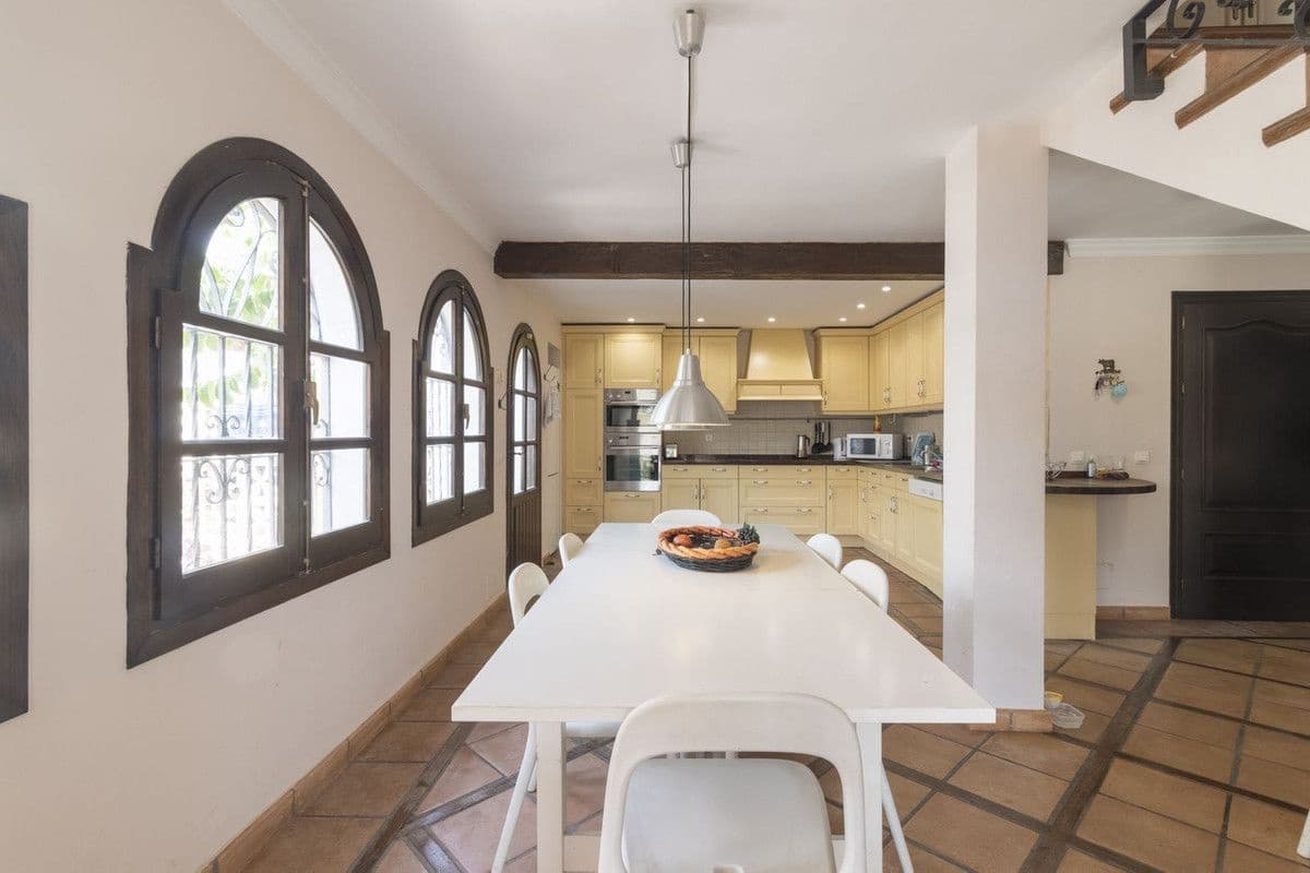 6 chambre Villa/Maison à vendre à Fuengirola avec piscine garage - 820 000 € (Ref: 9469858)