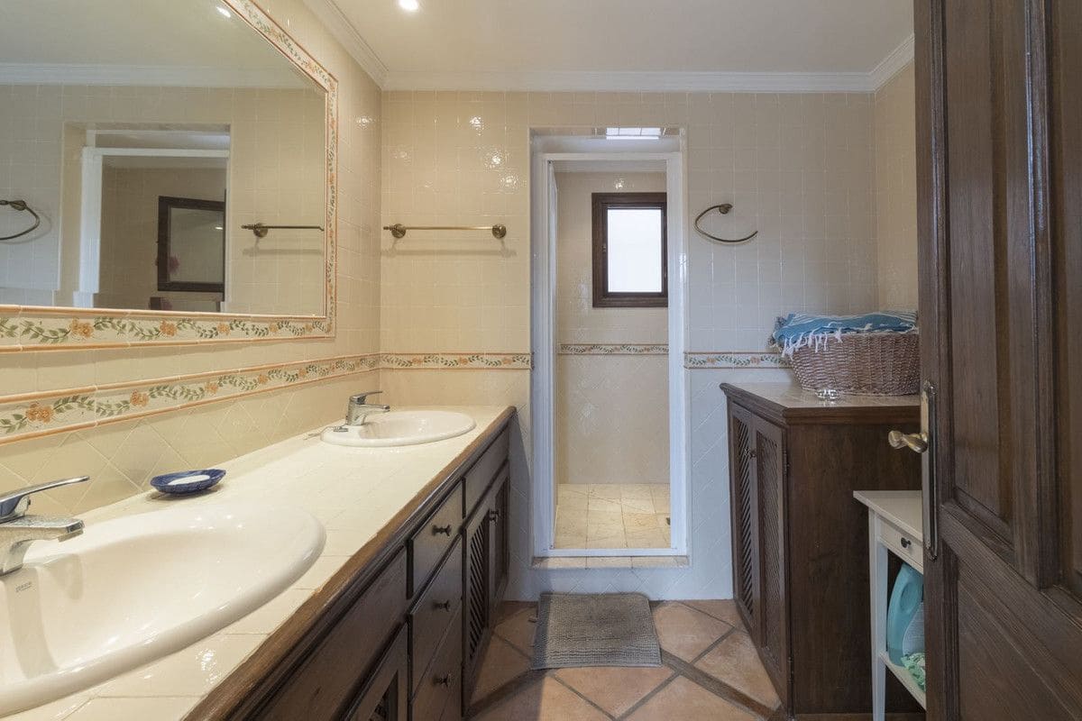 6 chambre Villa/Maison à vendre à Fuengirola avec piscine garage - 820 000 € (Ref: 9469858)