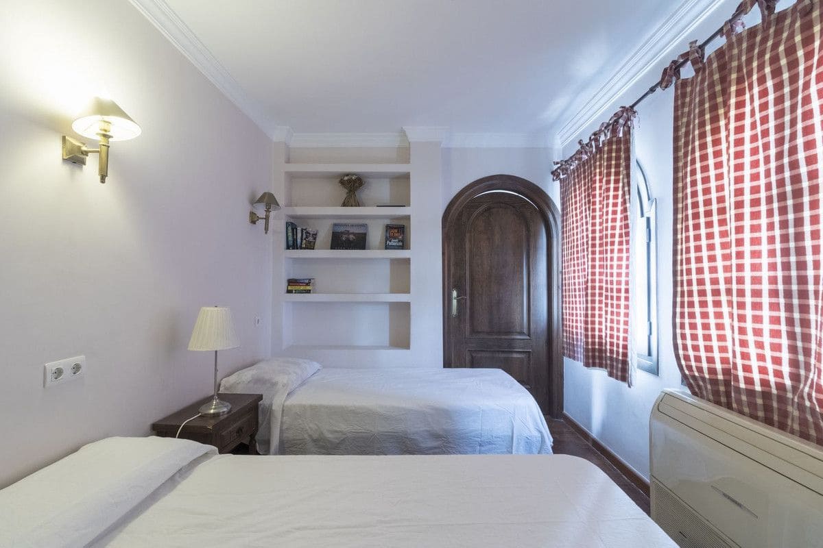 6 chambre Villa/Maison à vendre à Fuengirola avec piscine garage - 820 000 € (Ref: 9469858)