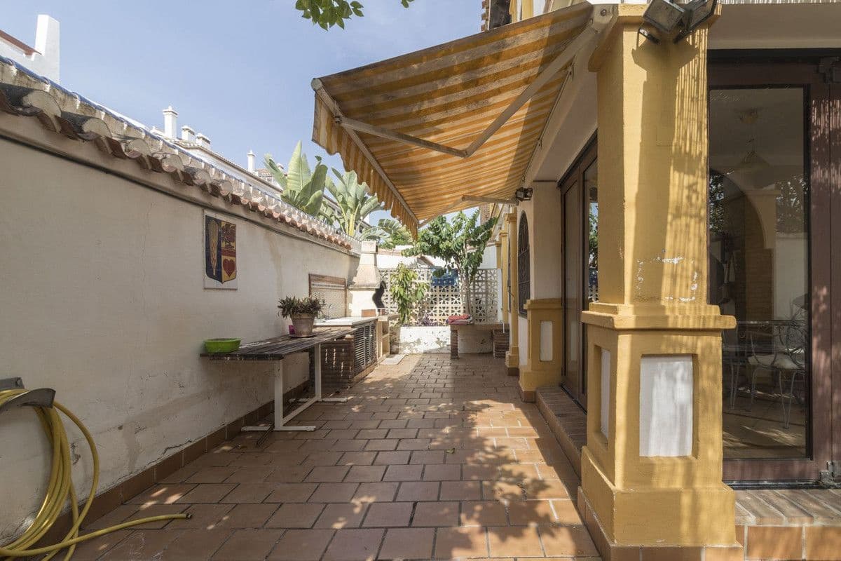 6 chambre Villa/Maison à vendre à Fuengirola avec piscine garage - 820 000 € (Ref: 9469858)