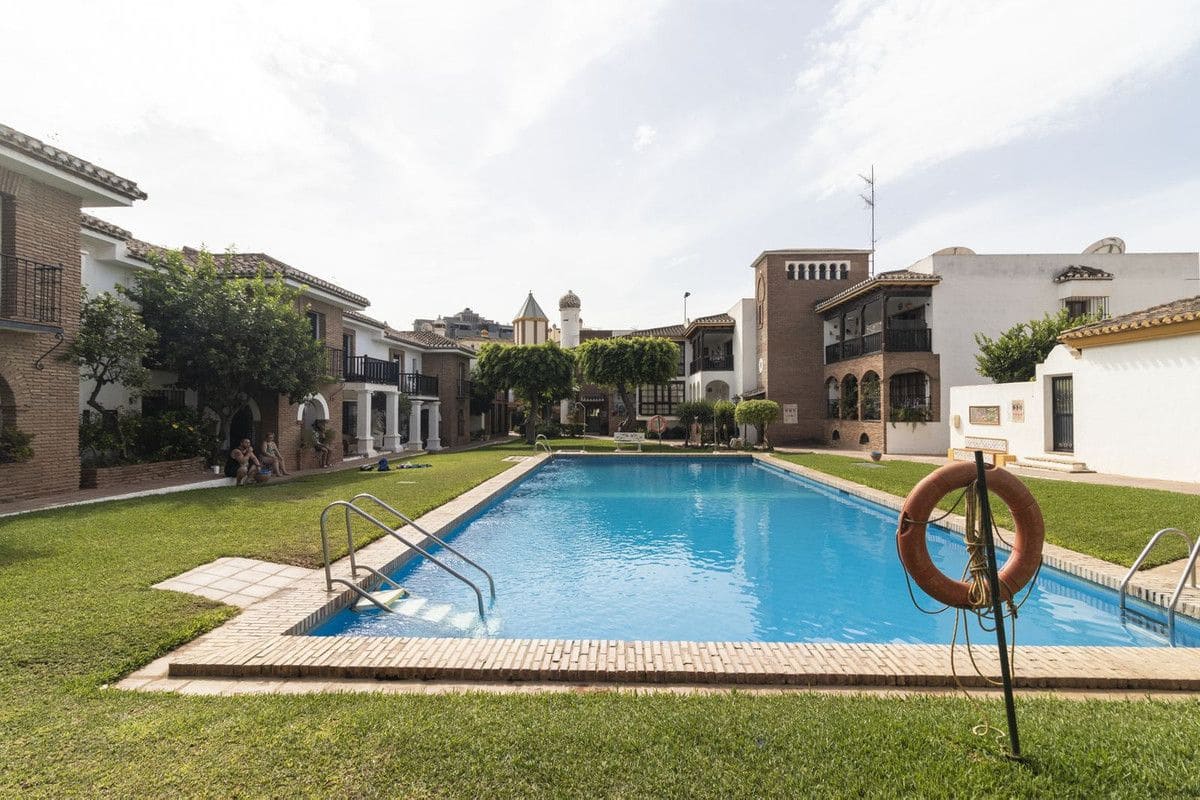 6 chambre Villa/Maison à vendre à Fuengirola avec piscine garage - 820 000 € (Ref: 9469858)