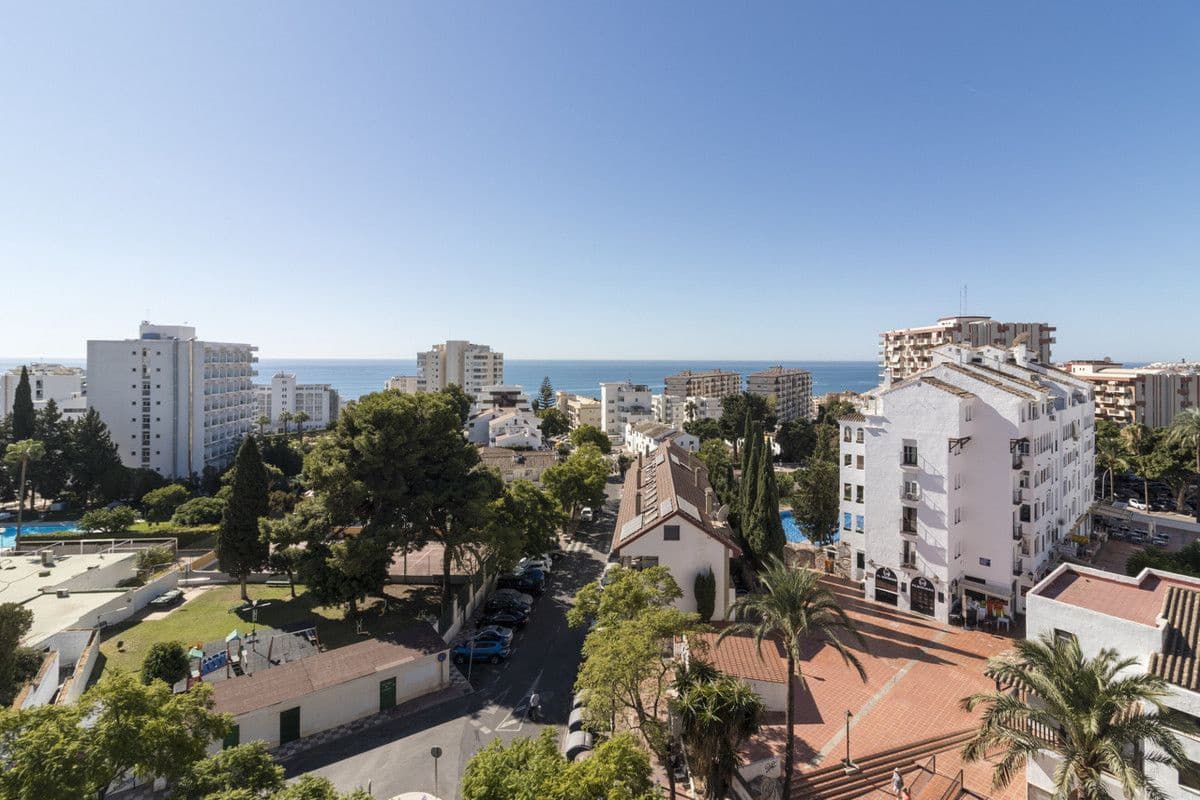 2 soveværelse Lejlighed til salg i Benalmadena med swimmingpool - € 350.000 (Ref: 9469859)