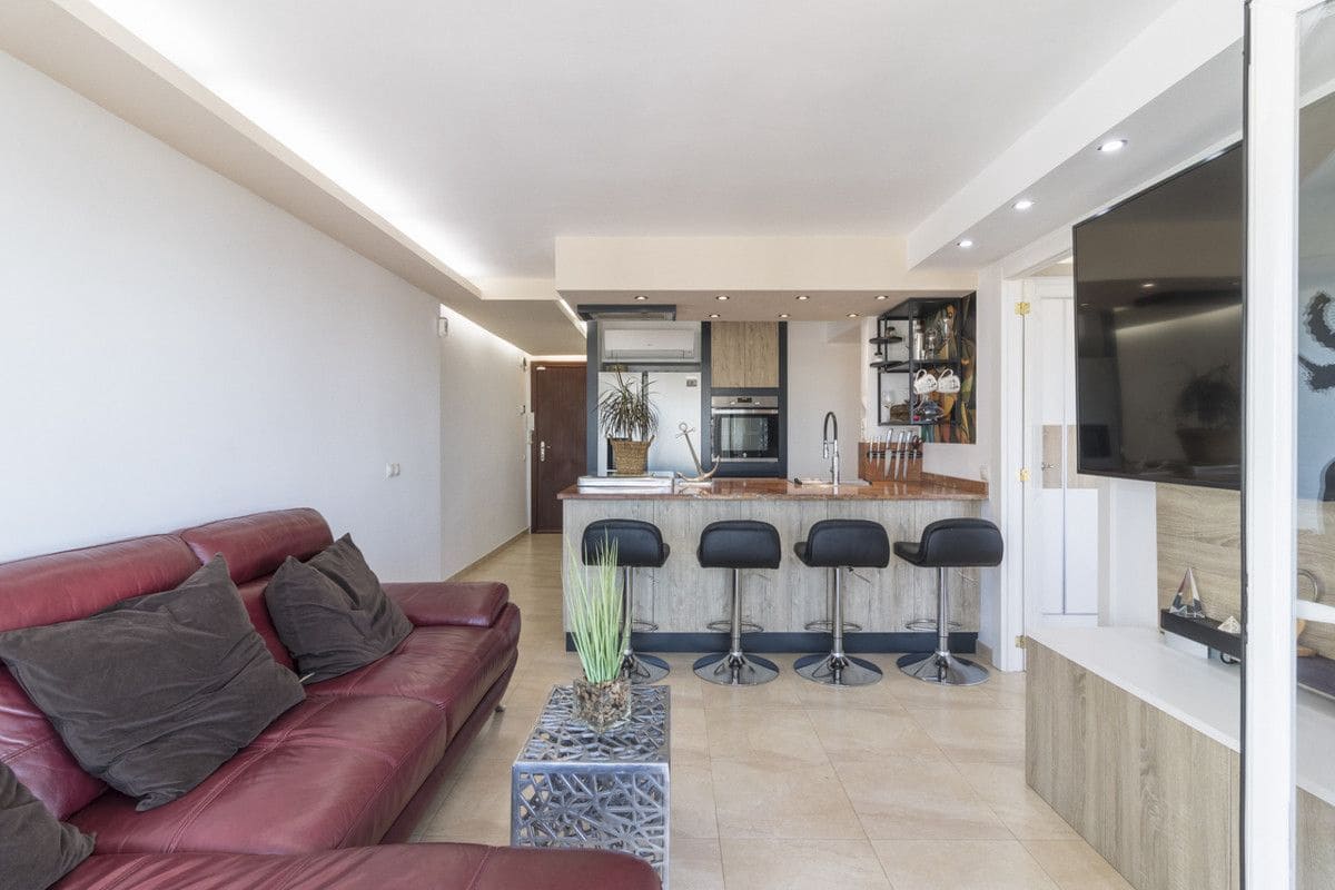 2 soveværelse Lejlighed til salg i Benalmadena med swimmingpool - € 350.000 (Ref: 9469859)