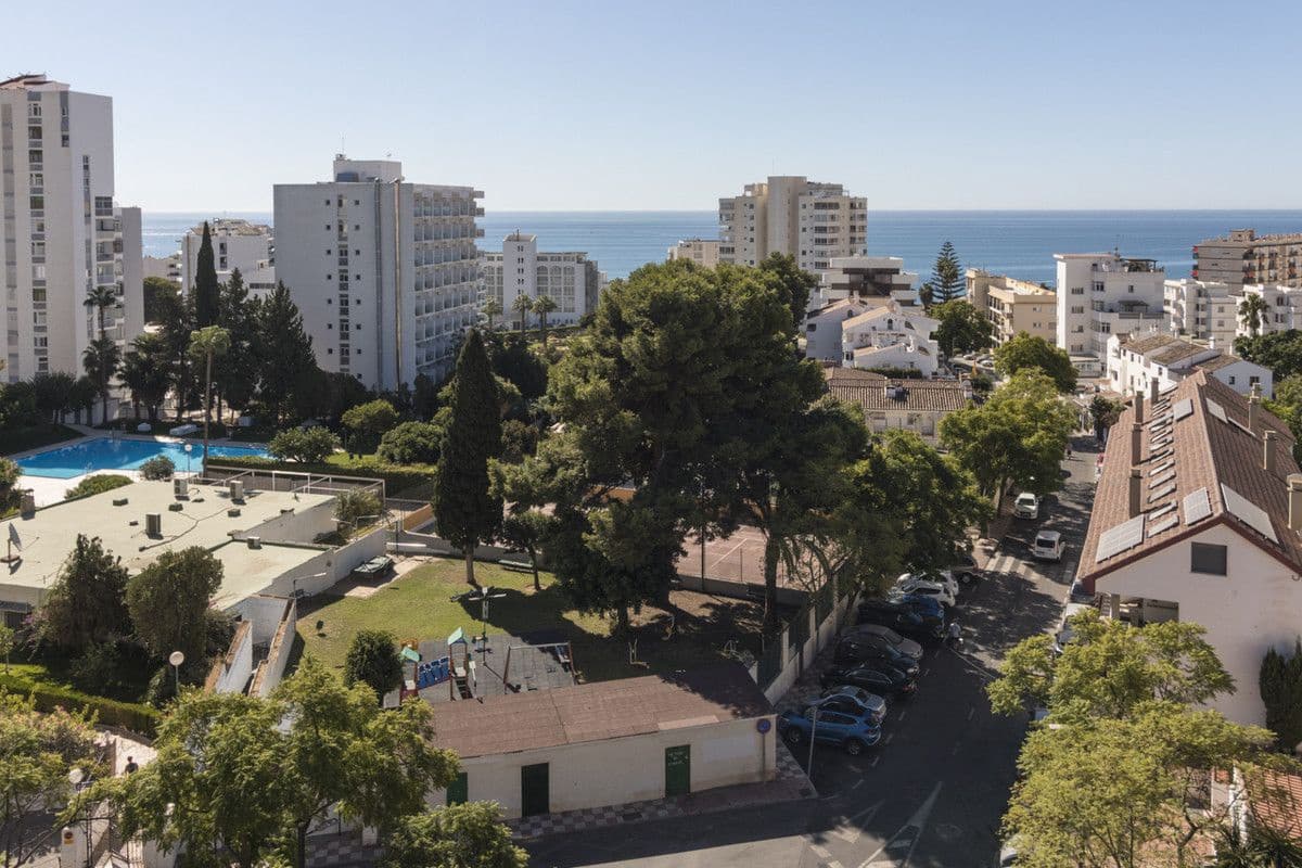 2 soveværelse Lejlighed til salg i Benalmadena med swimmingpool - € 350.000 (Ref: 9469859)