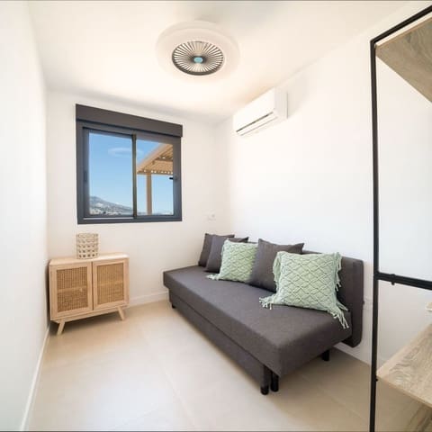 Ático de 2 habitaciones en Centro ciudad, Fuengirola en venta - 695.000 € (Ref: 9469862)