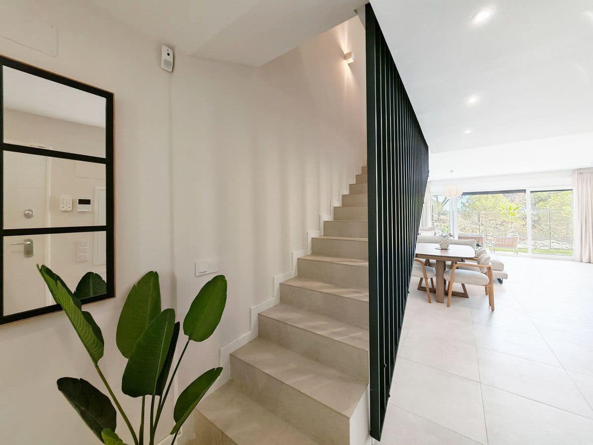 4 bedroom Townhouse for sale in Mijas with pool garage - € 845,000 (Ref: 9469866)