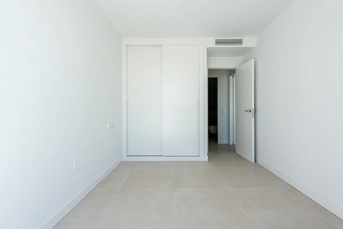 2 bedroom Penthouse for sale in Fuengirola with pool garage - € 825,000 (Ref: 9469867)