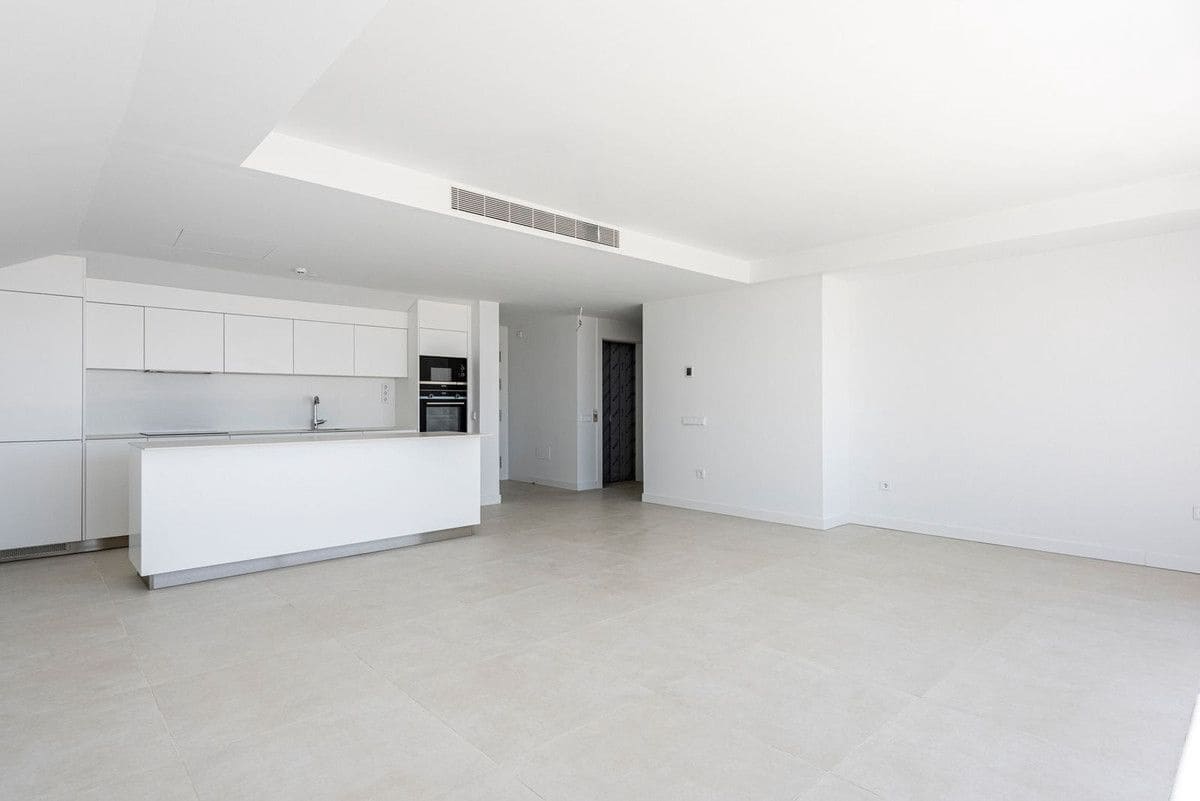 2 bedroom Penthouse for sale in Fuengirola with pool garage - € 825,000 (Ref: 9469867)
