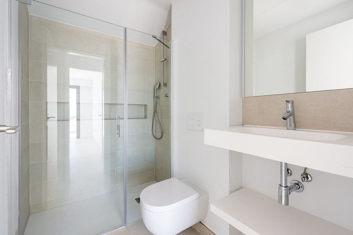 2 bedroom Penthouse for sale in Fuengirola with pool garage - € 825,000 (Ref: 9469867)