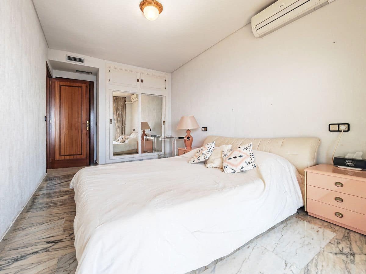 5 Zimmer Strandapartment zu verkaufen in Fuengirola mit Pool - 1.695.000 € (Ref: 9469870)