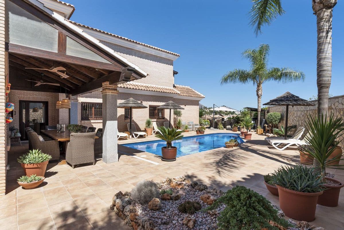 5 soveværelse Villa til salg i Mijas med swimmingpool garage - € 1.750.000 (Ref: 9469872)